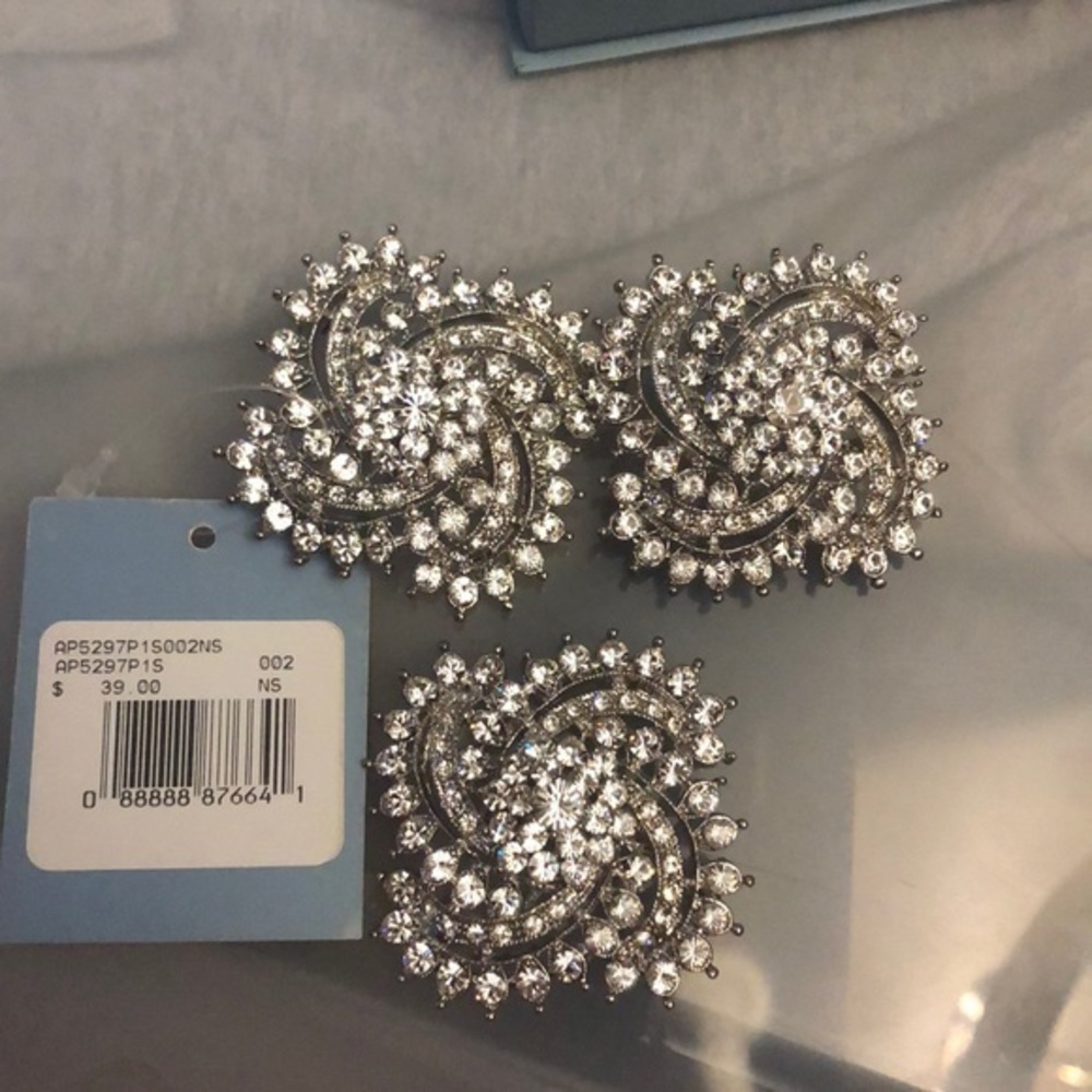 NWT ALFRED ANGELO BROOCHES